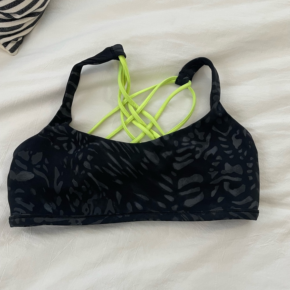 Free to Be Lululemon sports bra. Size 8